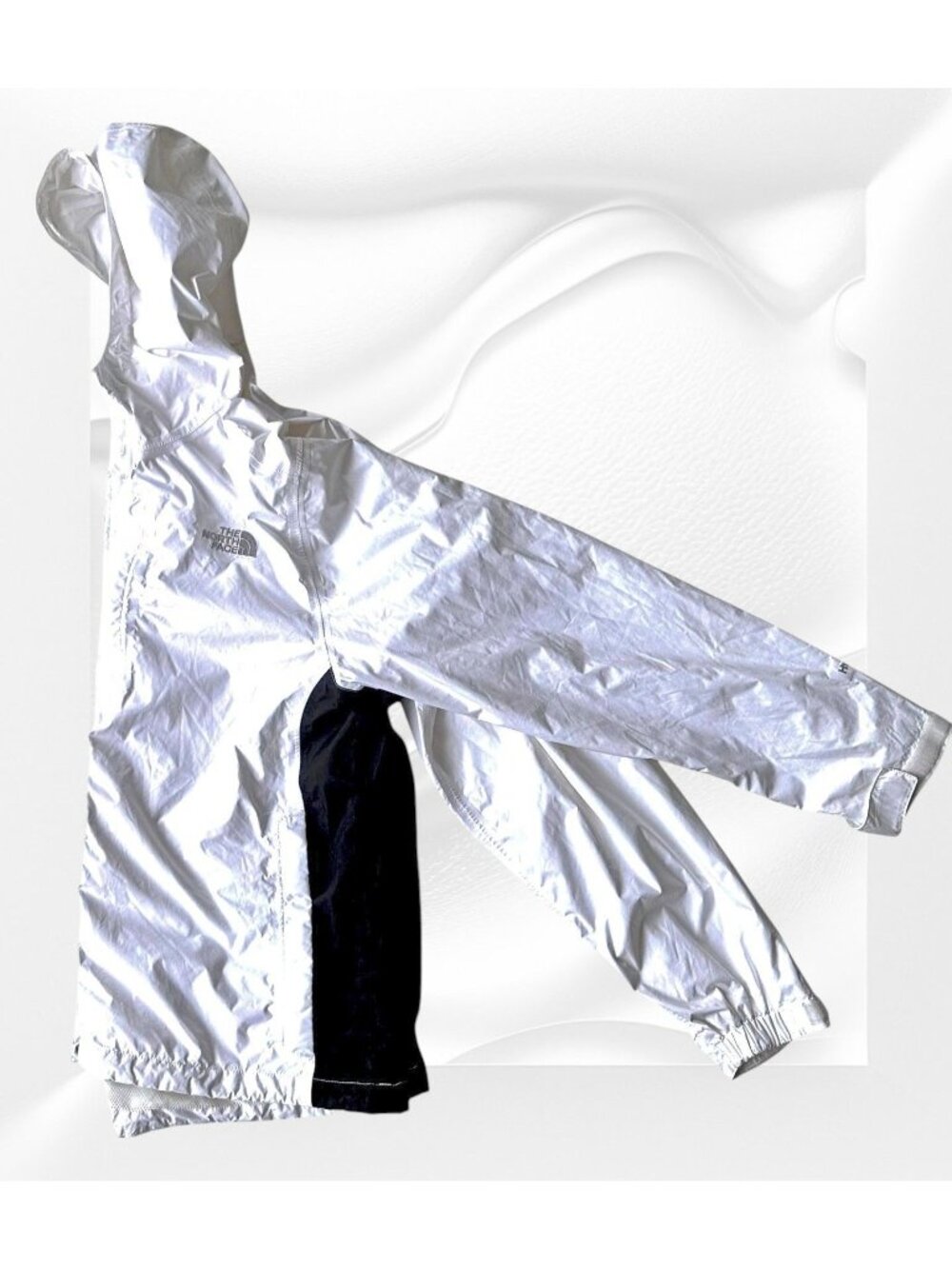 North Face Womens Hyvent Rain Jacket Ladies XL White Black Hooded Waterproof EUC - Picture 4 of 12